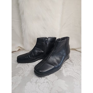 Aerosoles Stitch N Turn Side Zip Booties Size 6